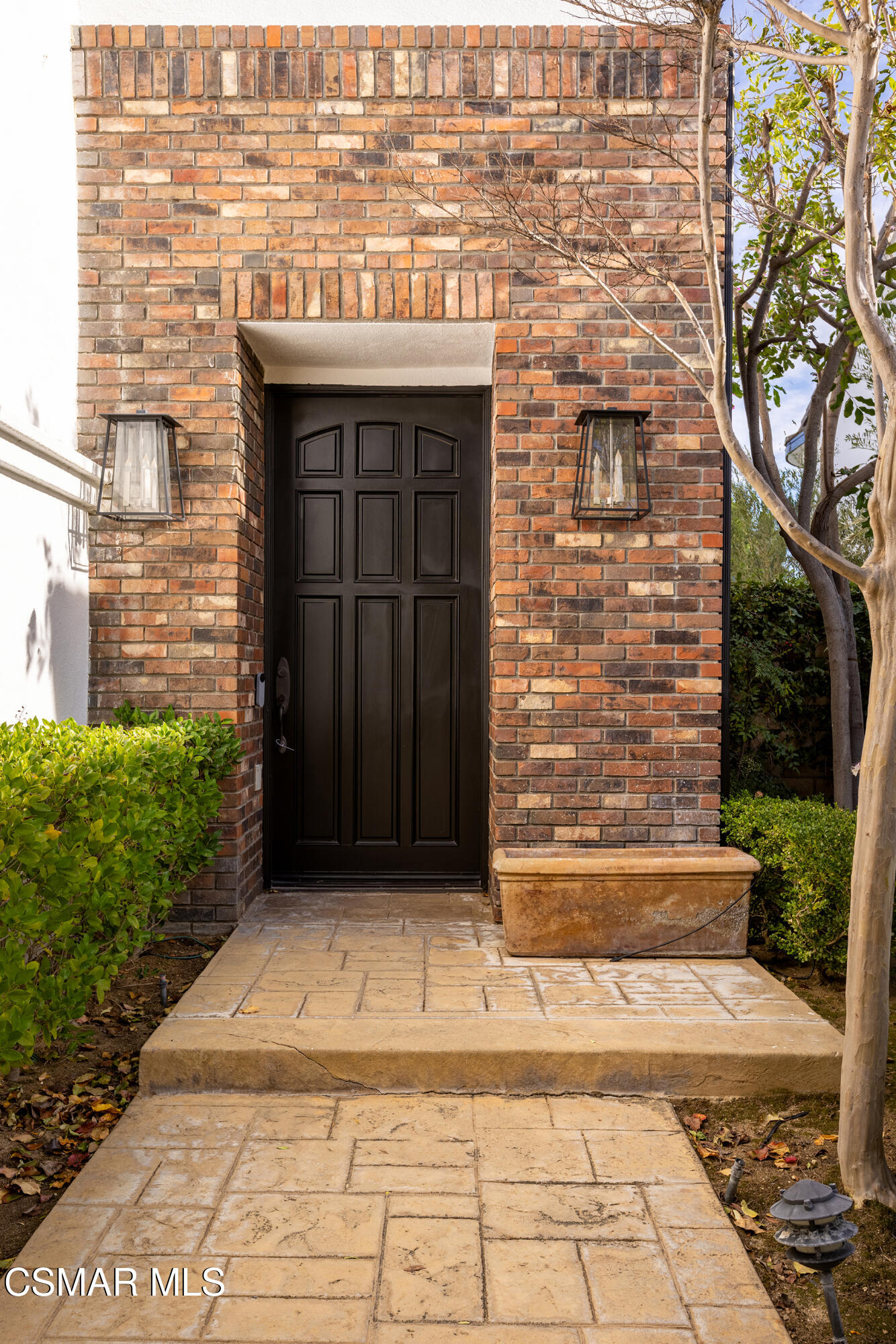 912 Blackbourne Point