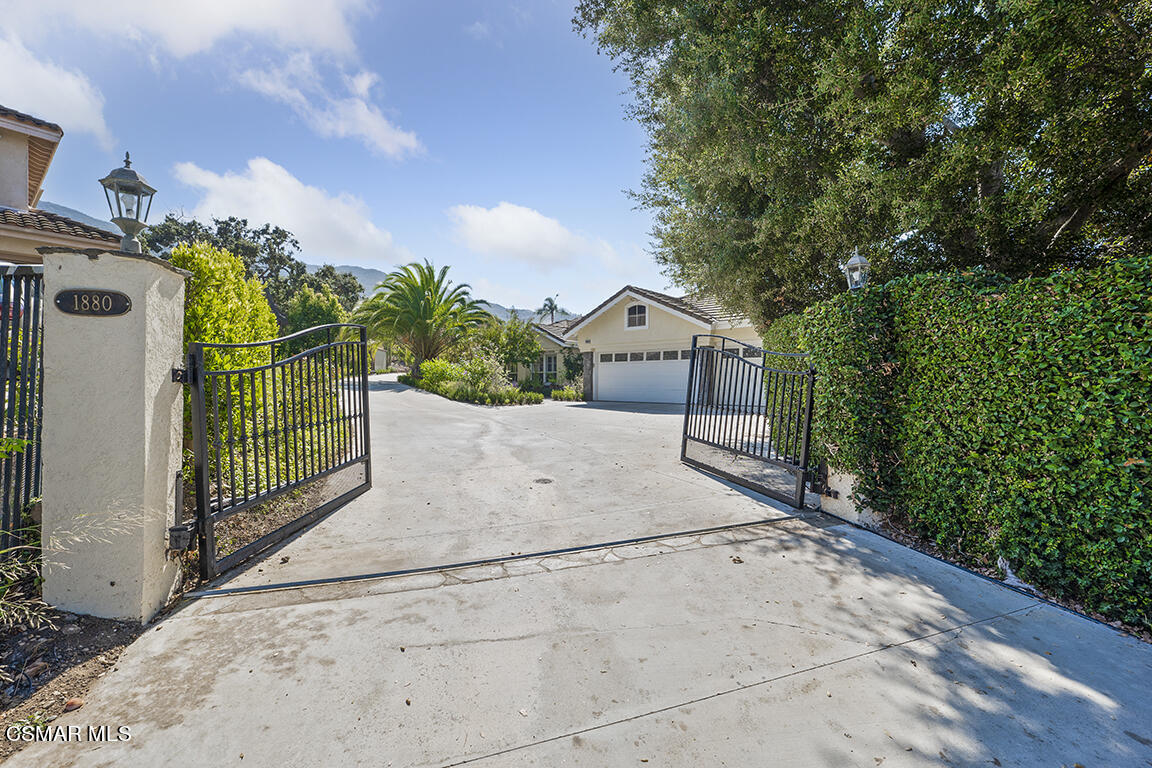 1880 Crystal View Circle