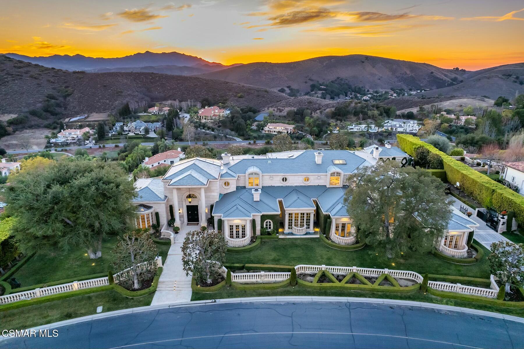 996 Vista Ridge Lane