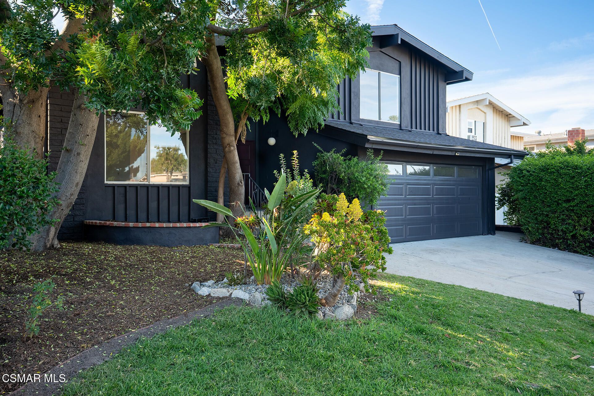 5727 Chimineas Avenue