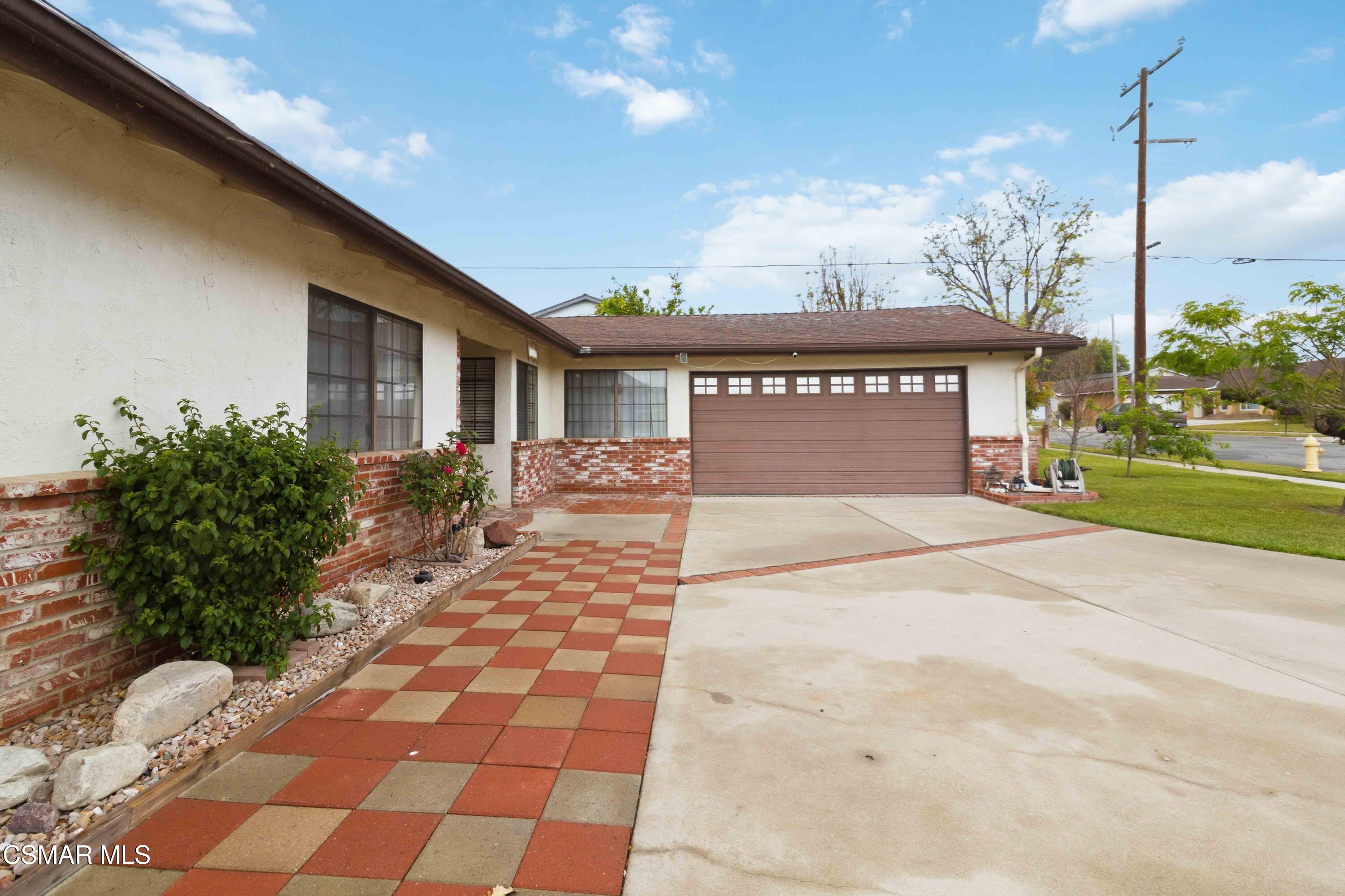 1539 Deodora Street
