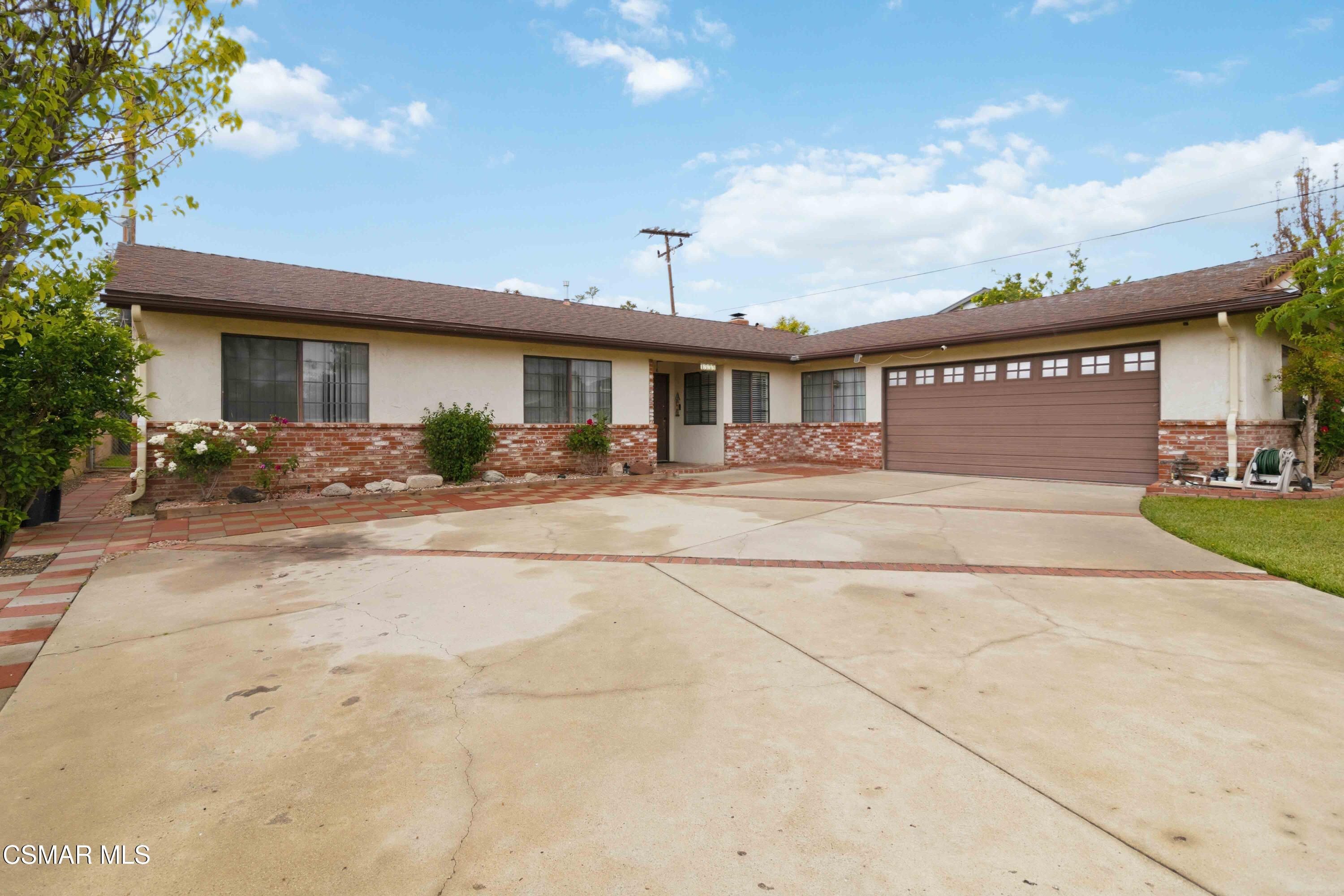 1539 Deodora Street