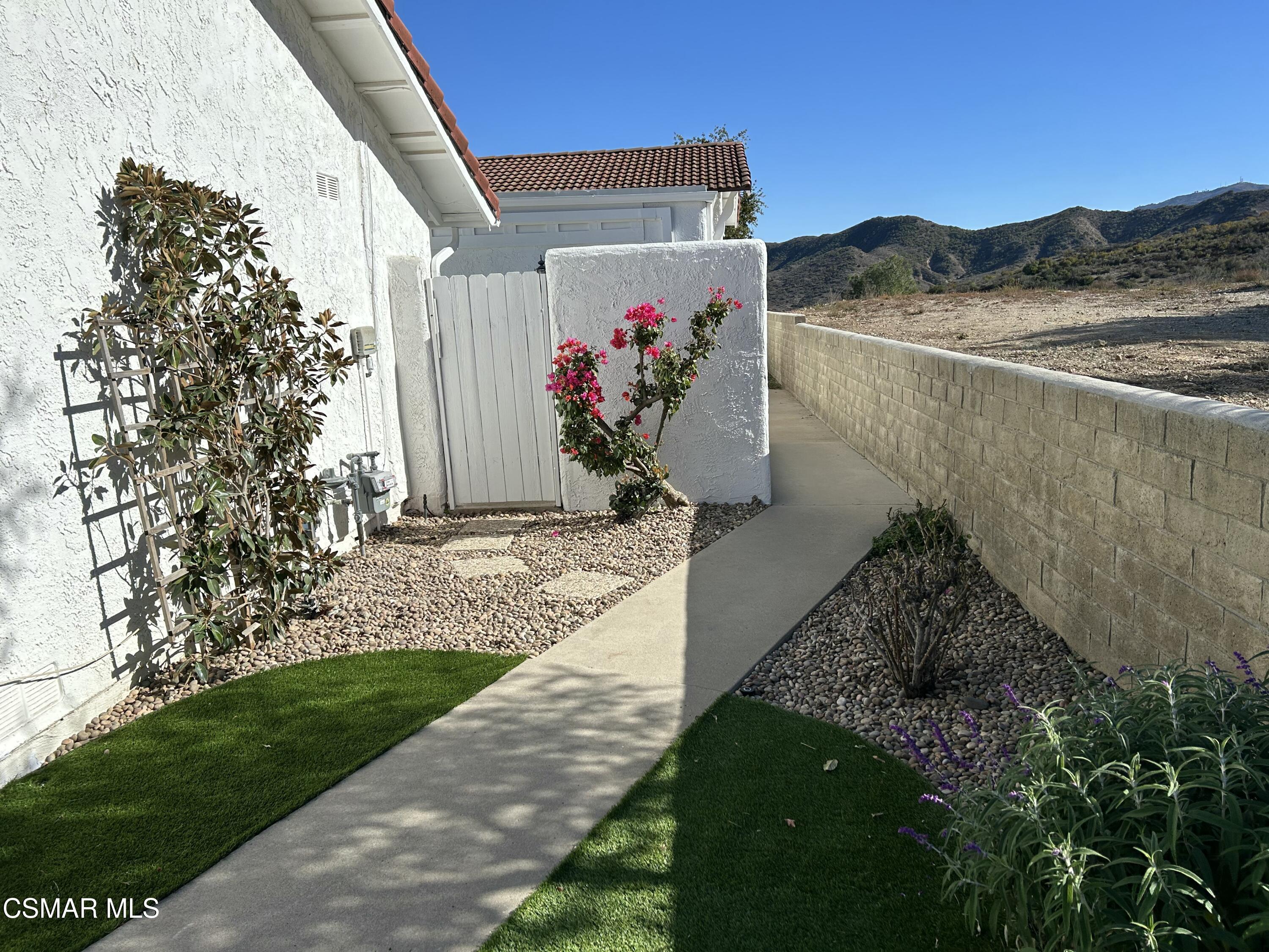 3434 Twin Lake Ridge