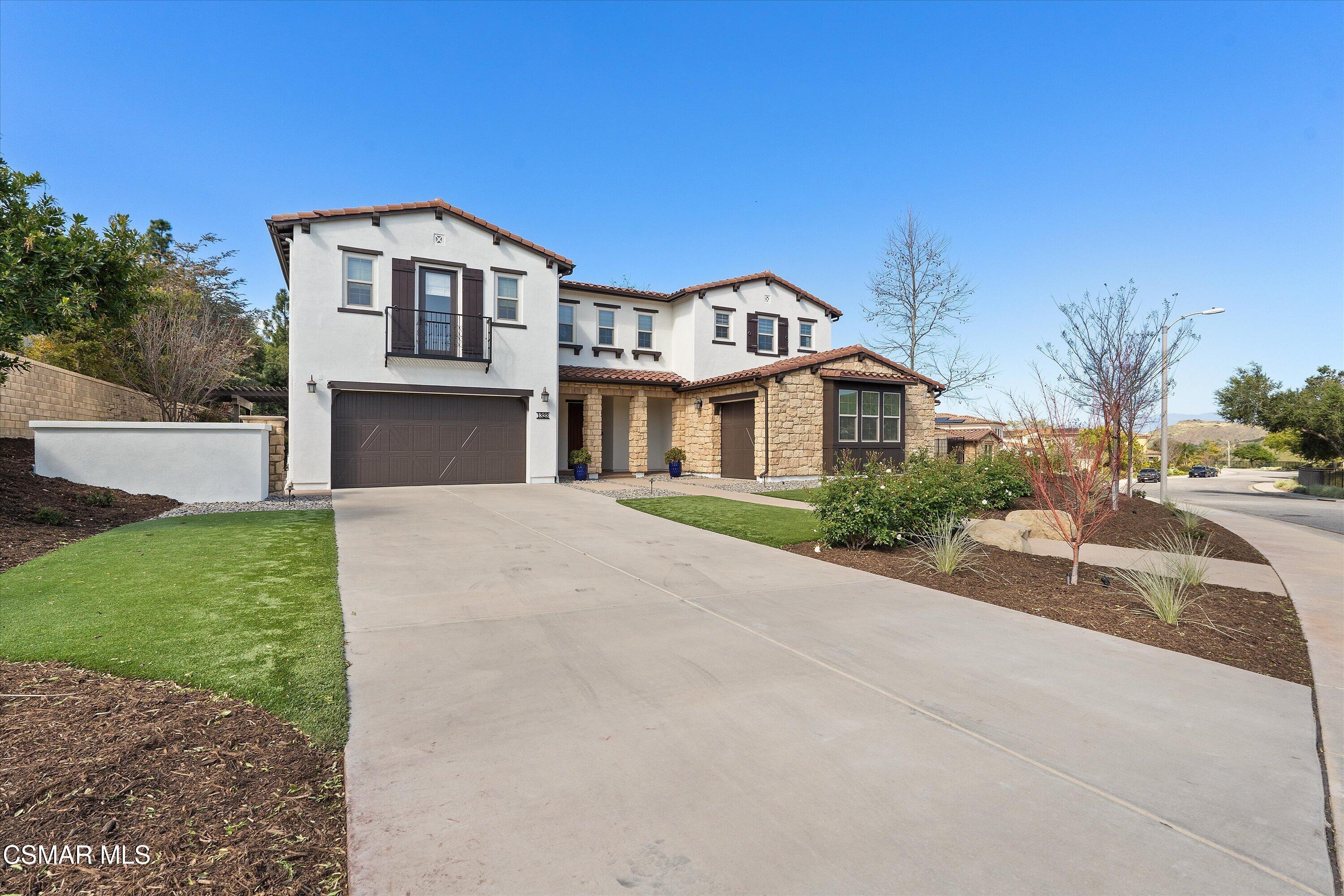 1323 Arroyo View Street