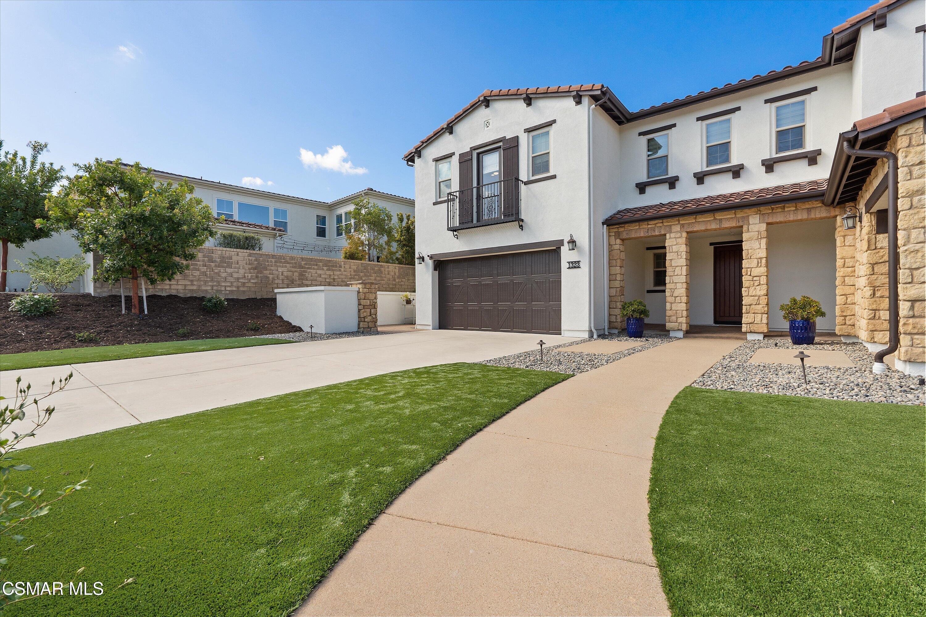 1323 Arroyo View Street