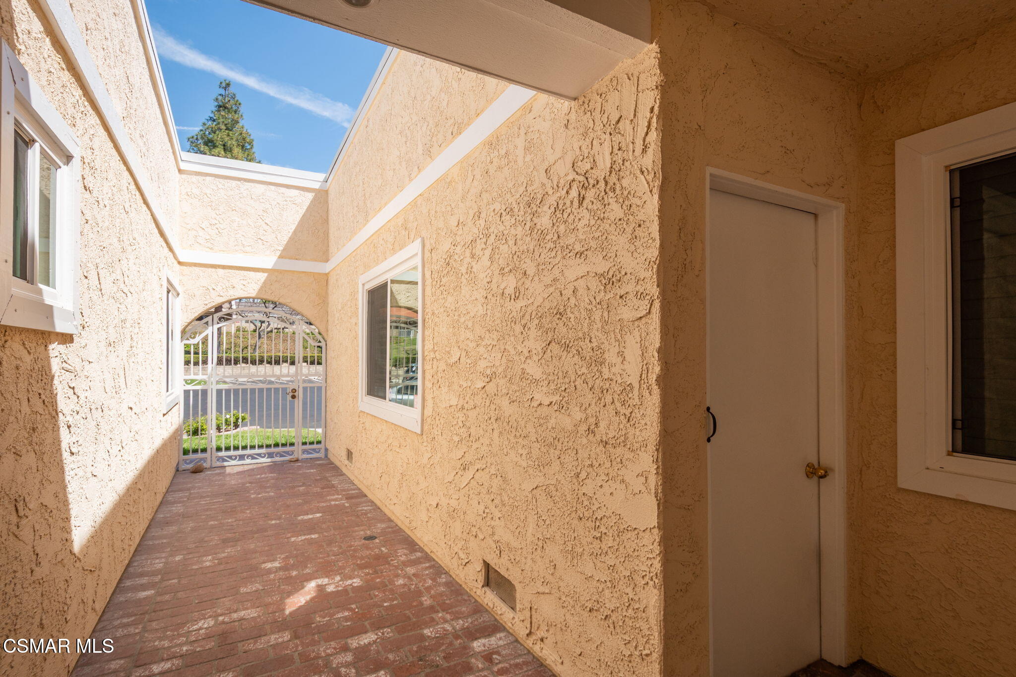 2704 Lakeridge Lane