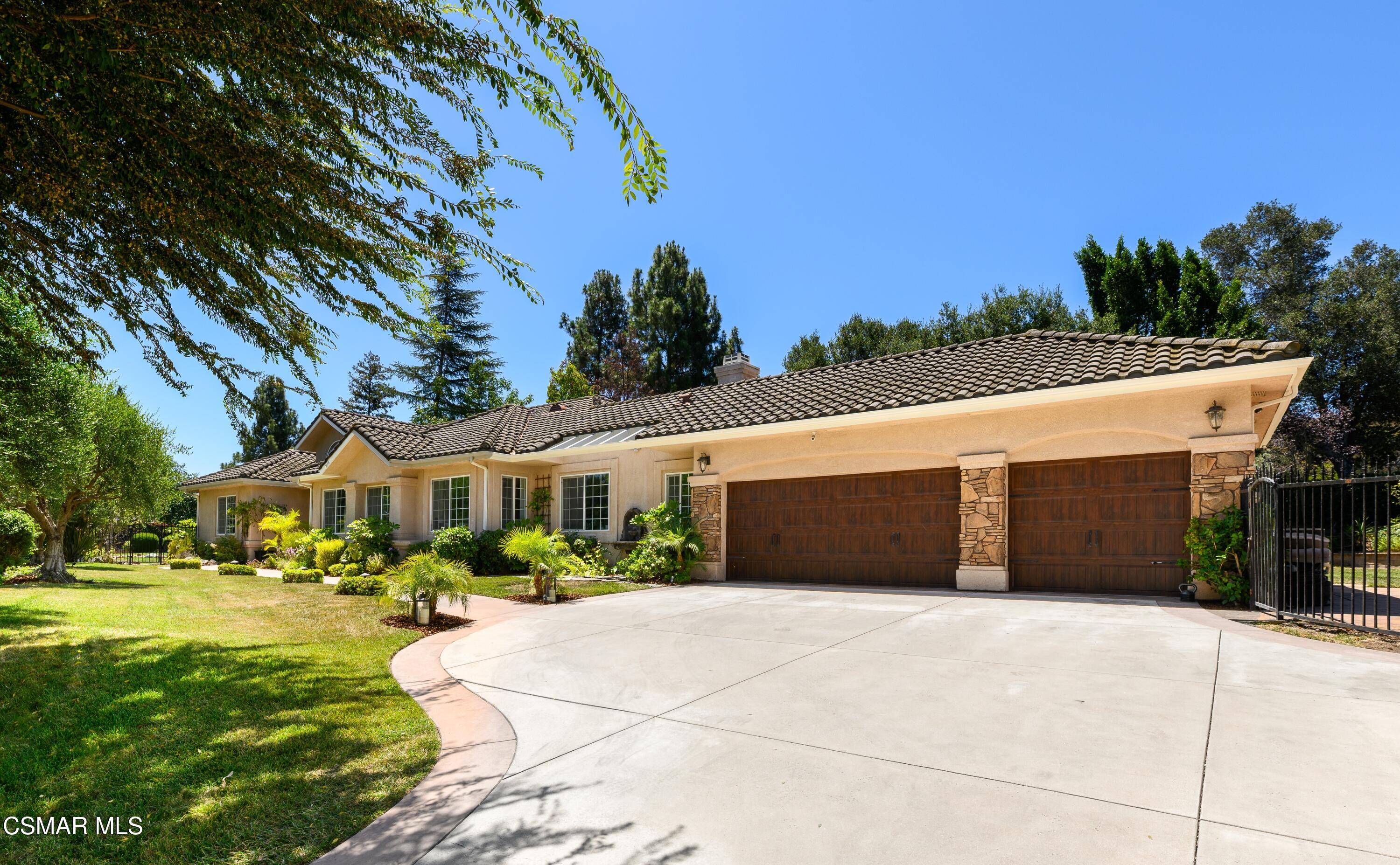 936 Vivian Circle