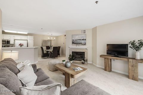 697 Sutton Crest Trail 302 Oak Park CA 91377