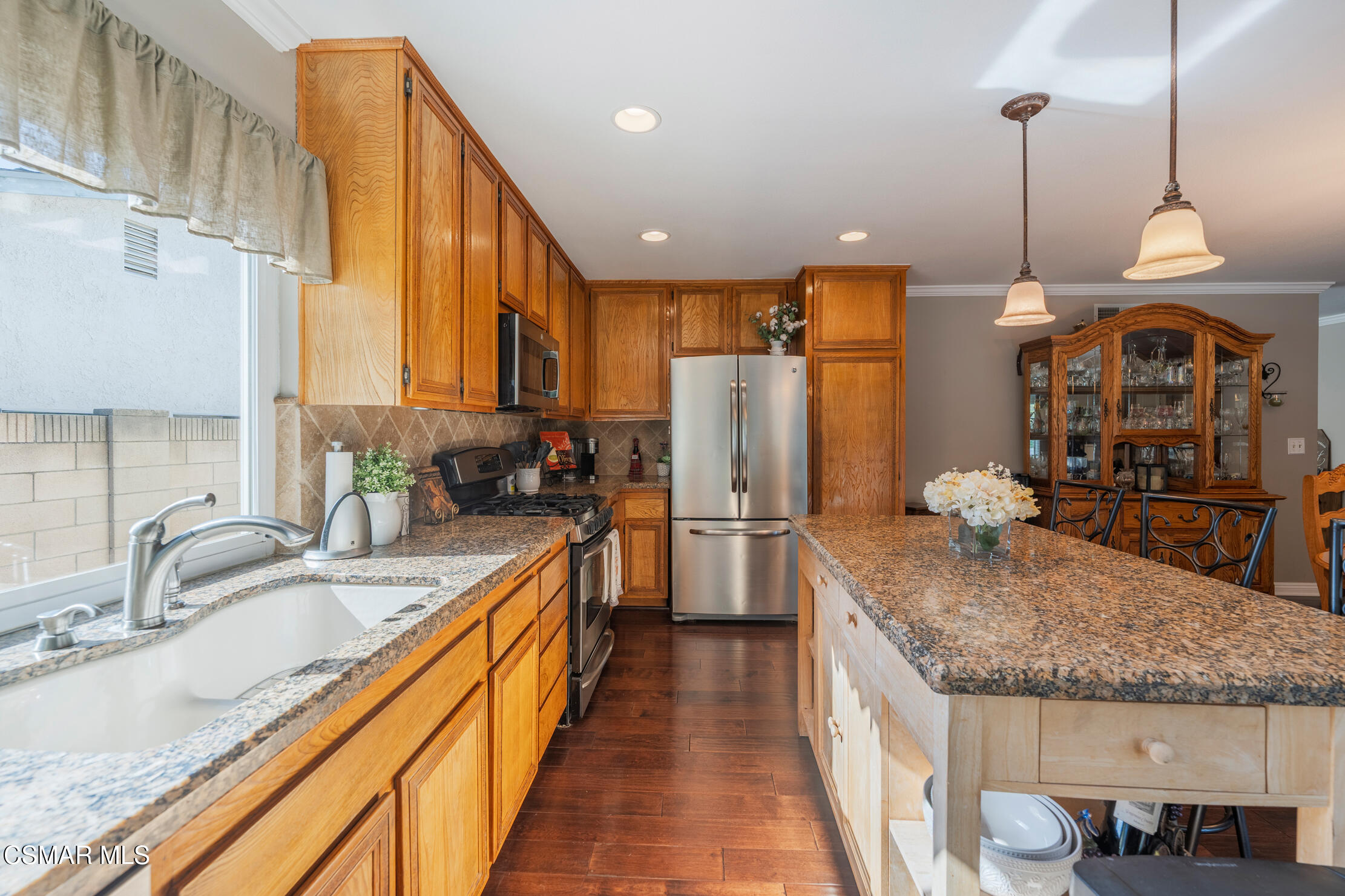 2756 N Dalenhurst Place