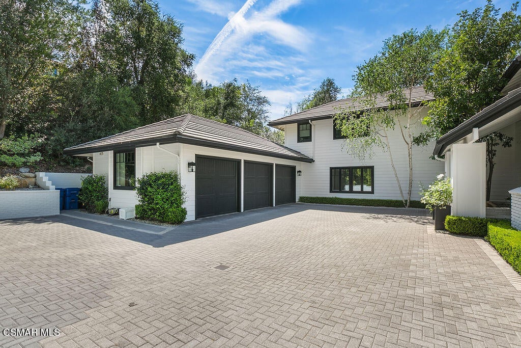 4188 Cresthaven Drive