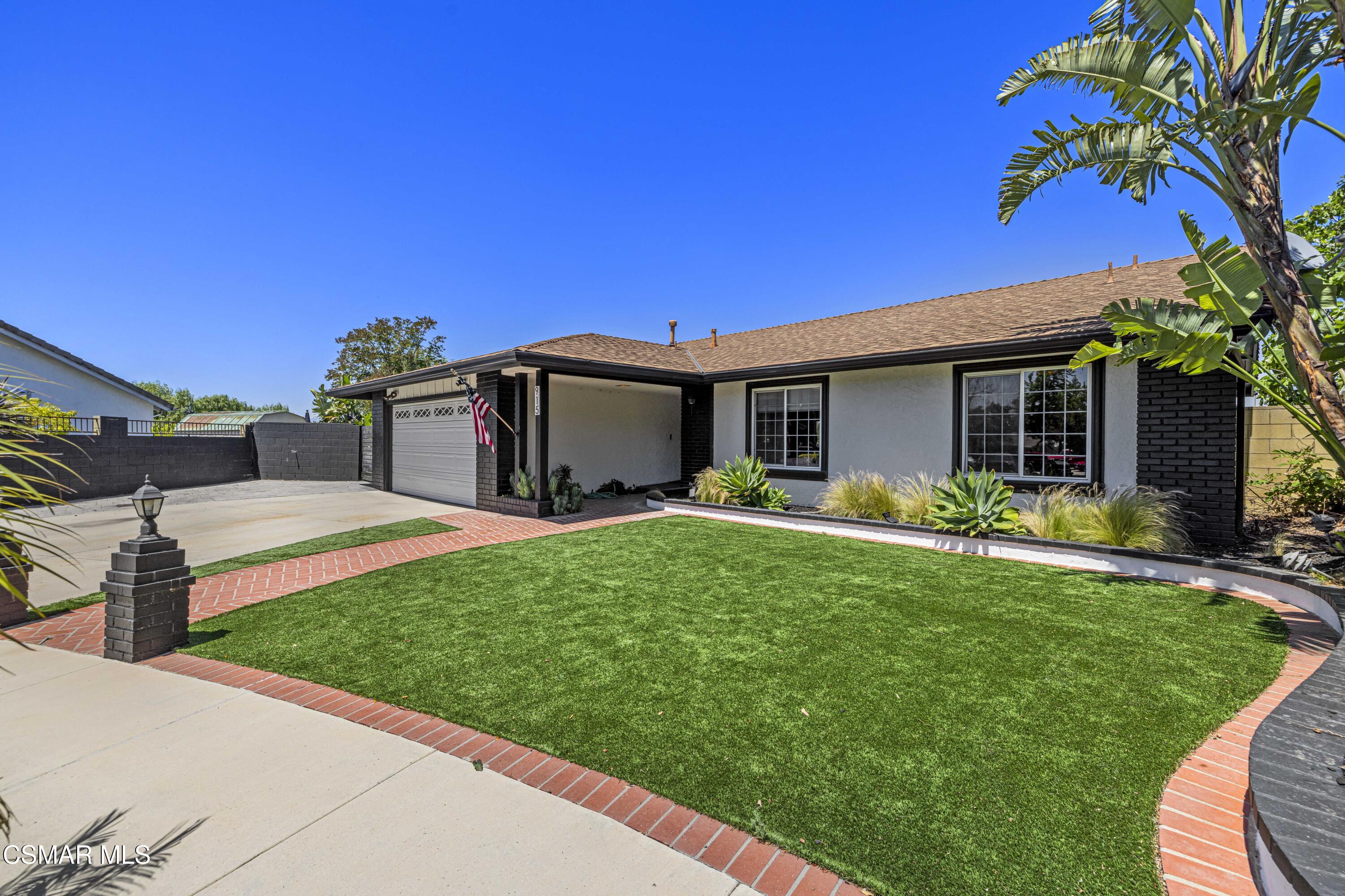 915 W Marcello Avenue
