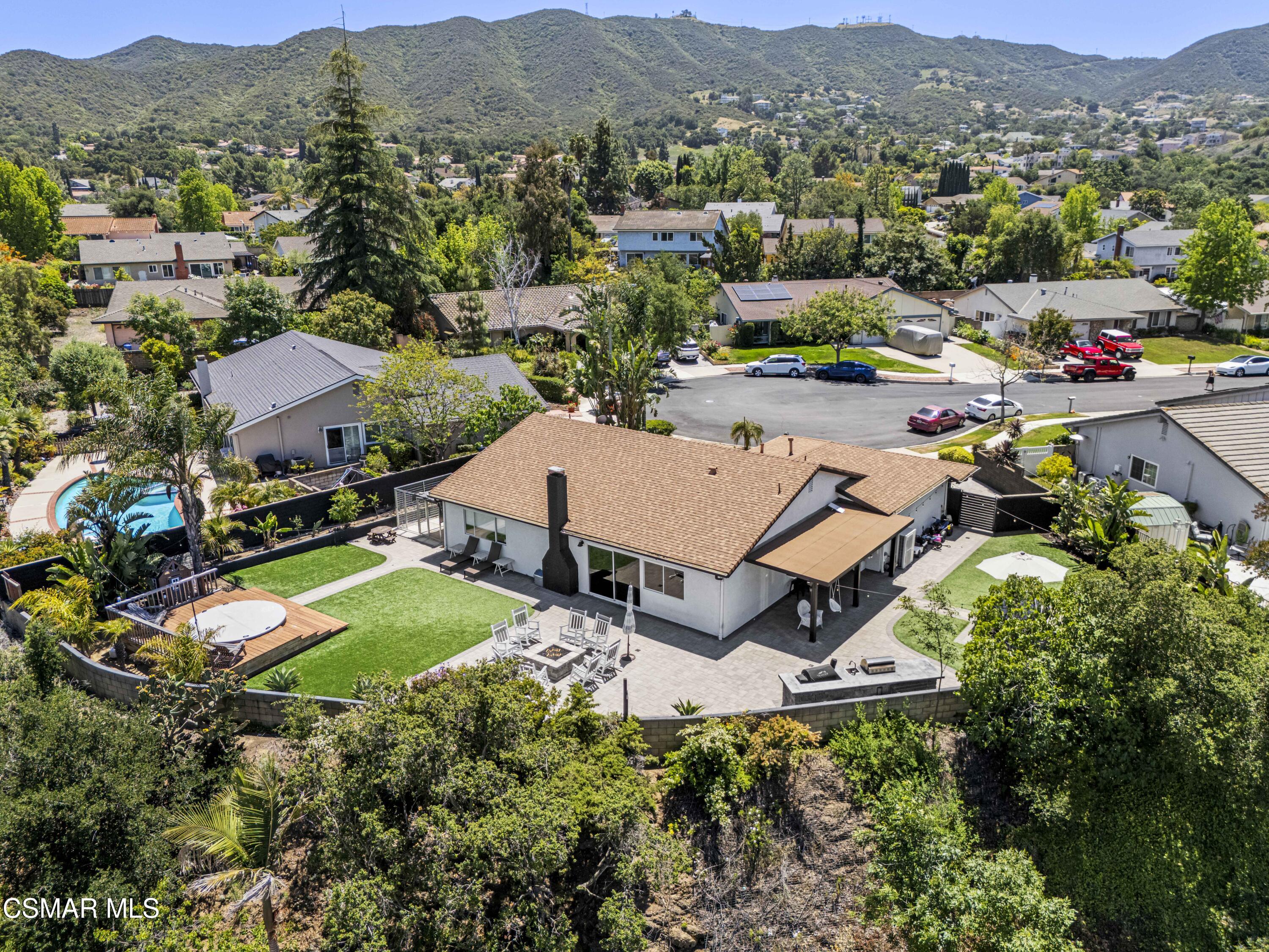 915 W Marcello Avenue