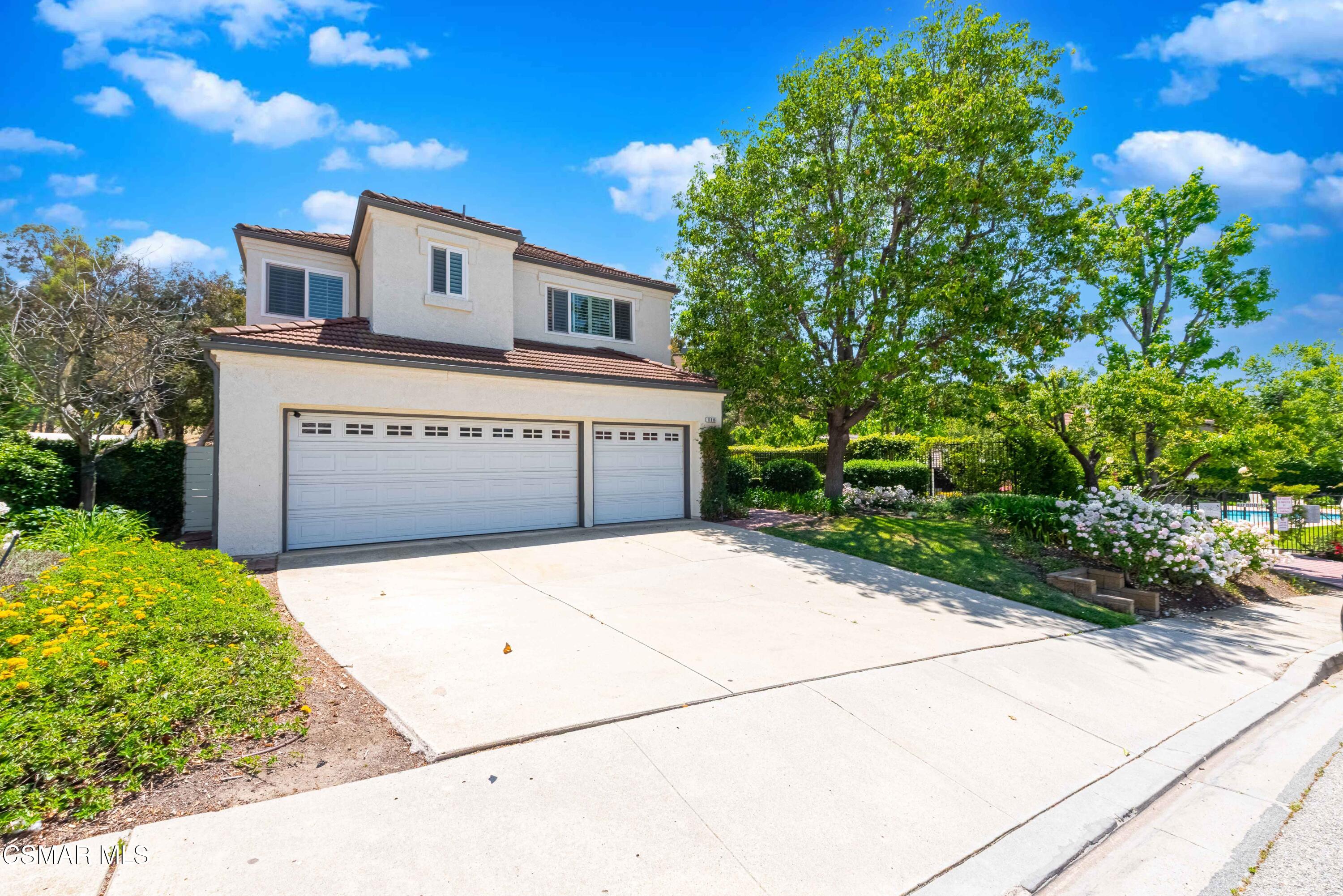 11816 Maple Crest Street