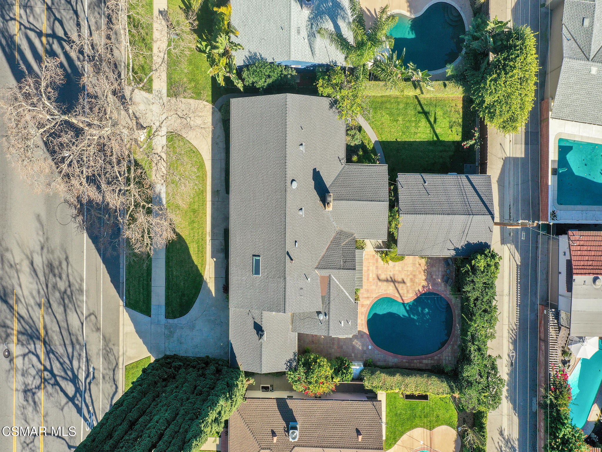1524 W Riverside Drive