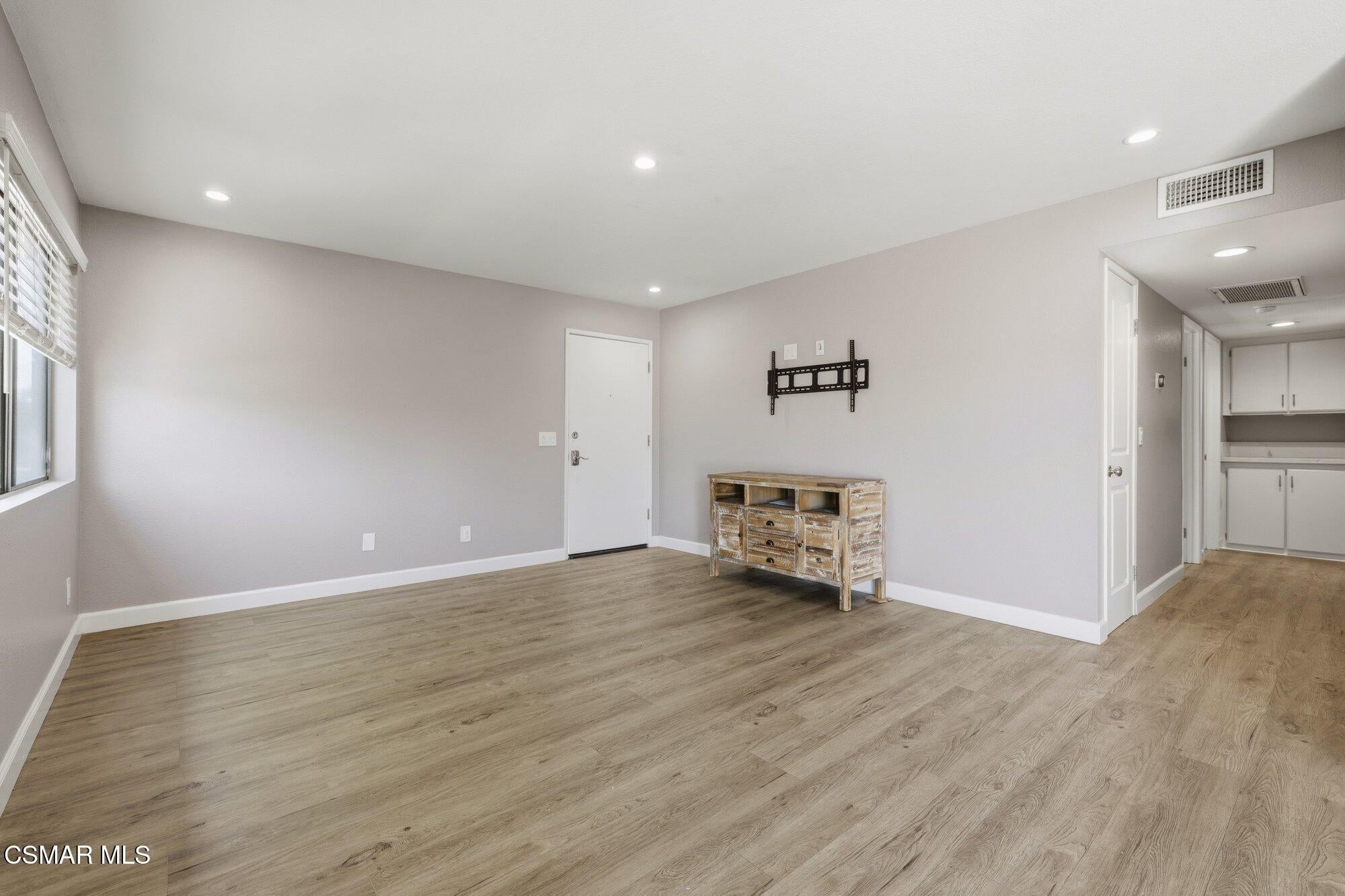 150 E Los Angeles Avenue 308