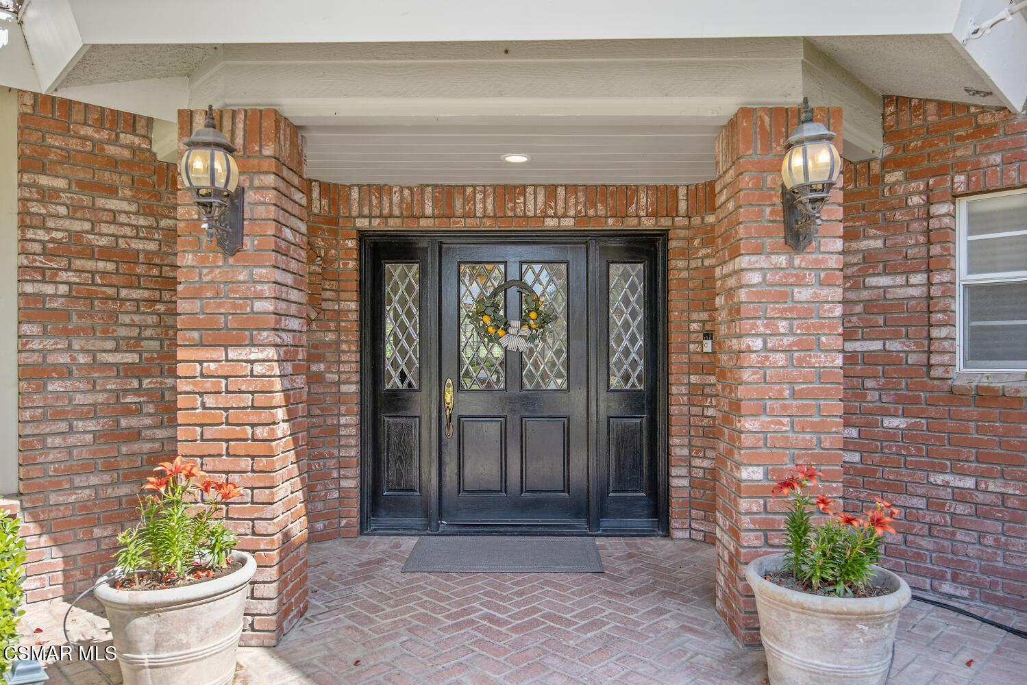 2216 Applewood Lane