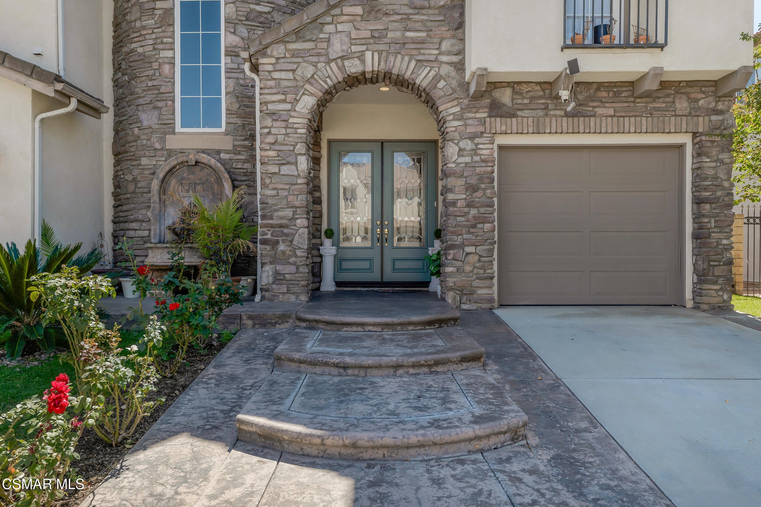 5588 California Oak Street