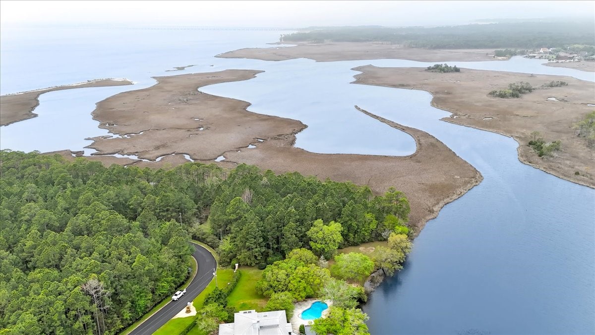 5616 Tarpon Court, Milton, Florida image 9