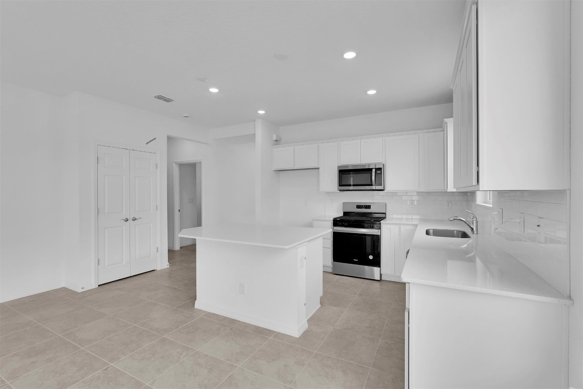 333 Ecliptic Loop, Yulee, Florida image 6