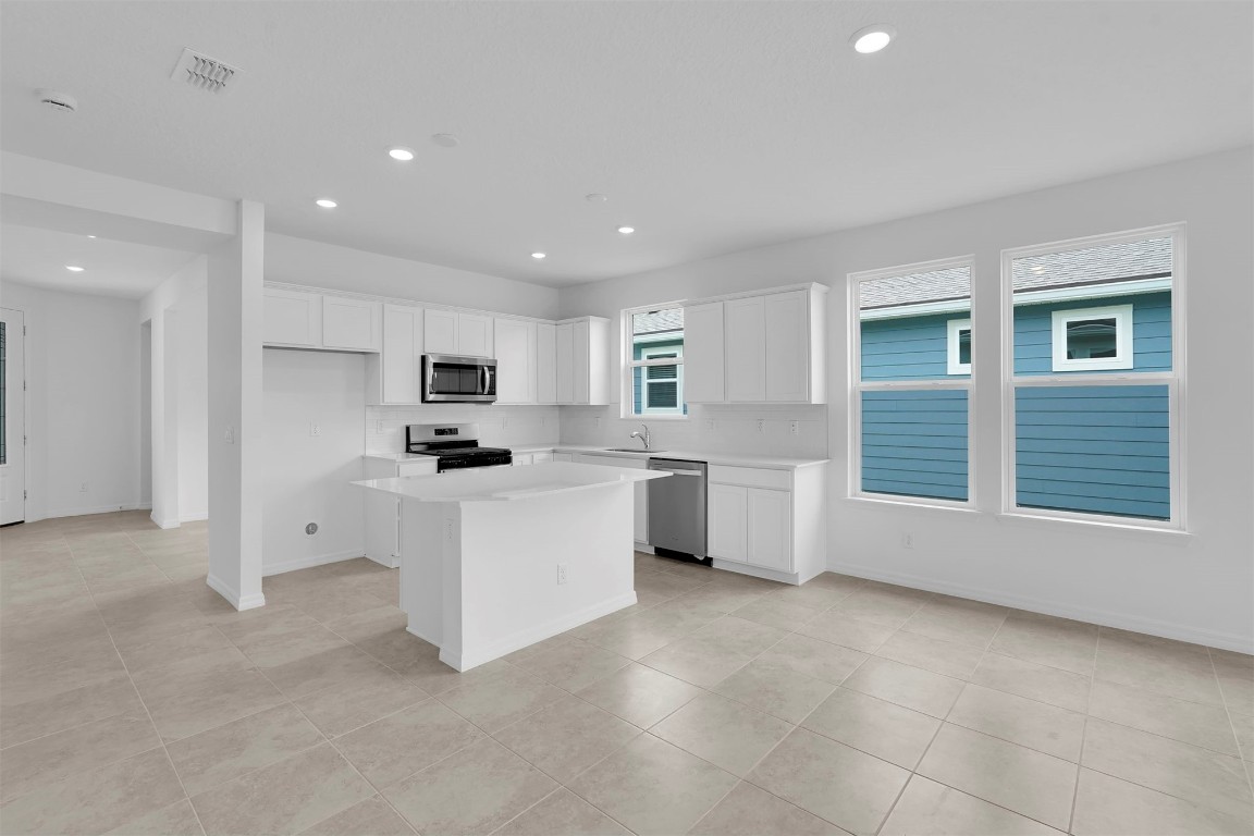 333 Ecliptic Loop, Yulee, Florida image 4