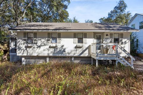 Homes For Sale - 3520 1st Avenue<br/> Fernandina Beach, FL 32034