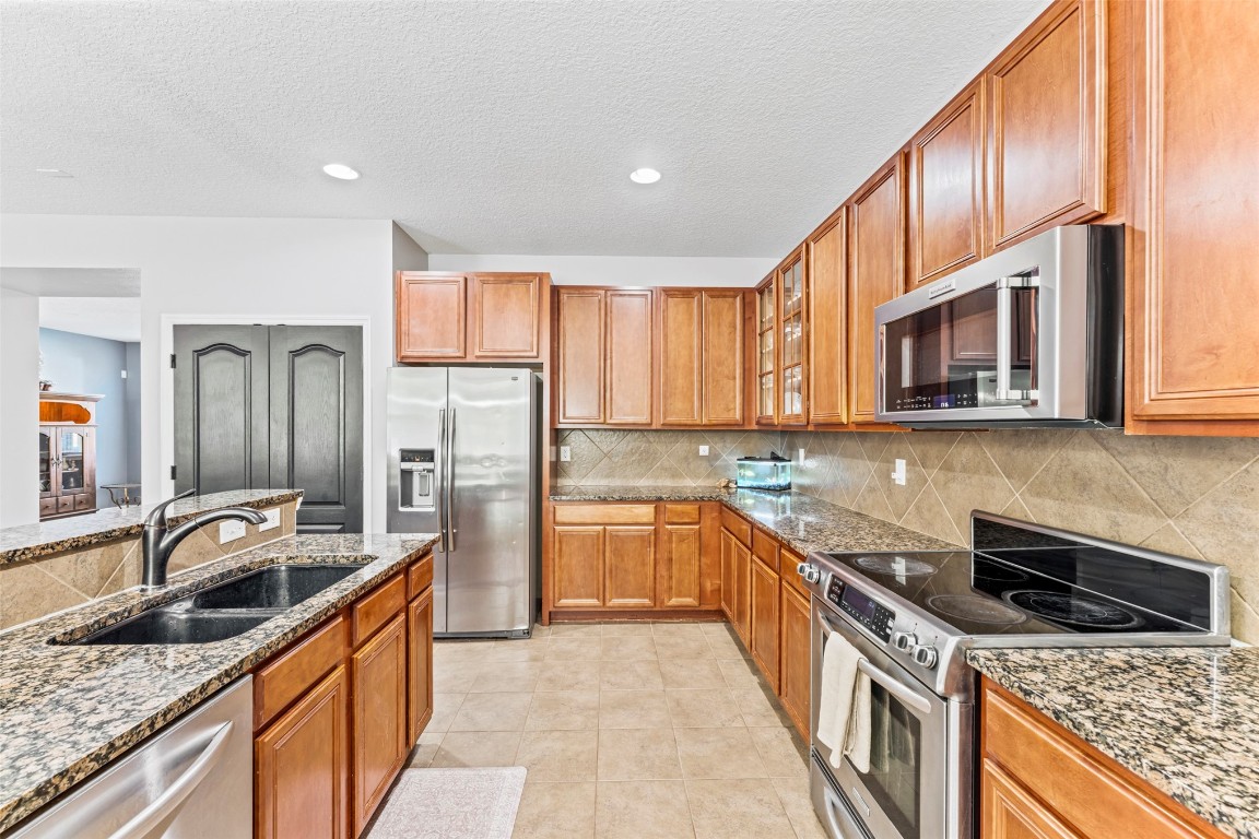 1586 Porter Lakes Drive, Jacksonville, Florida image 2