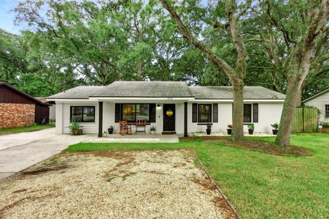 Homes For Sale - 424 S 14th Street<br/> Fernandina Beach, FL 32034