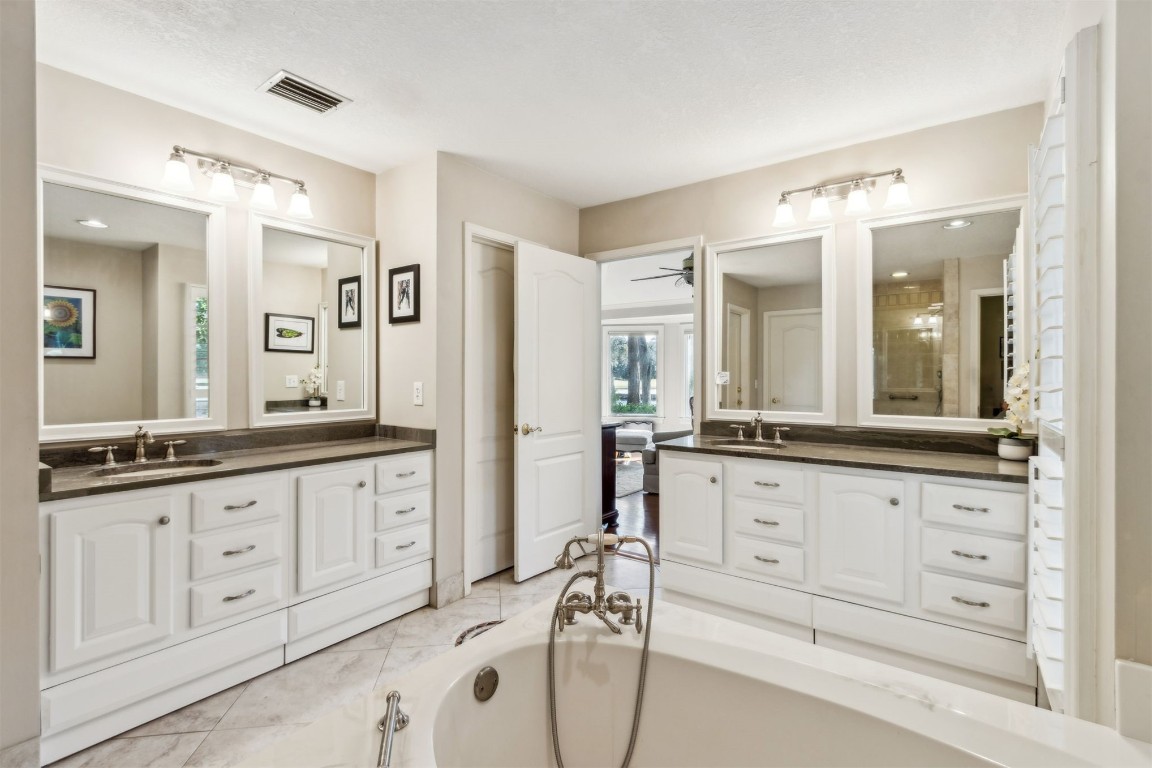 Fernandina Beach, Florida 32034, United States, 3 Bedrooms Bedrooms, ,3 BathroomsBathrooms,Residential,Active,255304