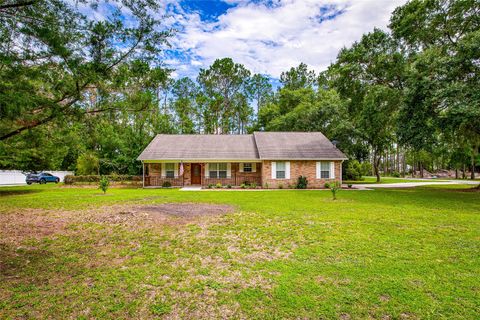 Homes For Sale - 2719 Lake Drive<br/> Hilliard, FL 32046