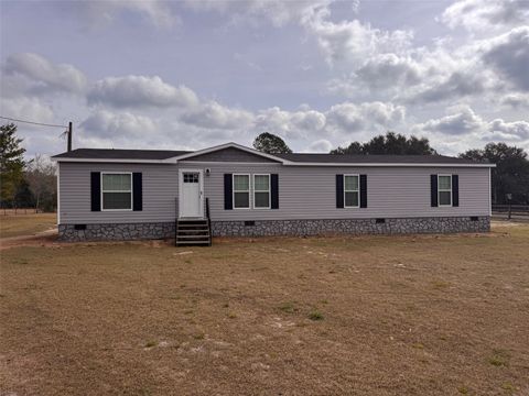 Mobile Home For Sale - 273535 Murrhee Road<br/> Hilliard, FL 32046