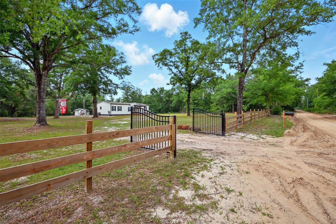 17187 Liller Road, Hilliard, Florida image 1