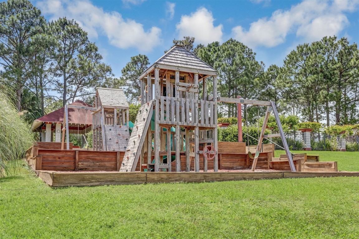 Fernandina Beach, Florida 32034, United States, 4 Bedrooms Bedrooms, ,5 BathroomsBathrooms,Residential,Active,95312