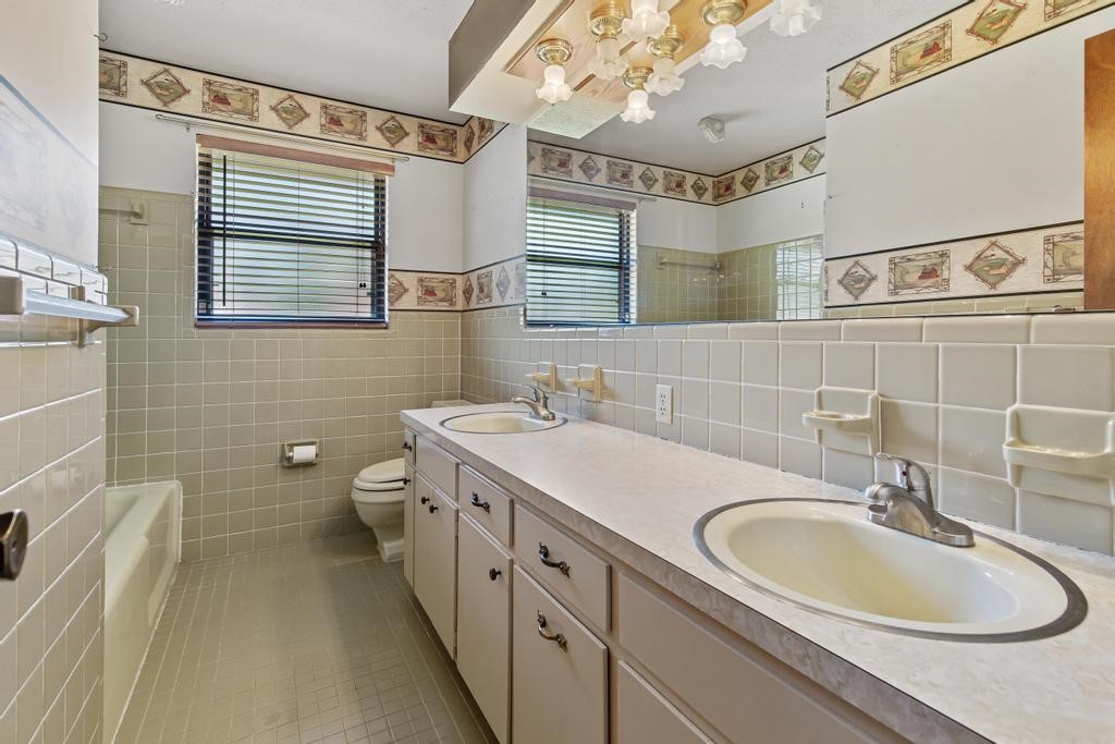 8551 Burkhall Street, Jacksonville, Florida image 30