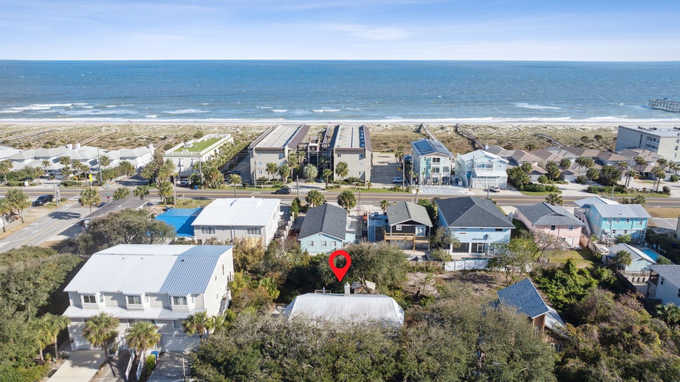 3066 1st Avenue, Fernandina Beach, Florida image 2