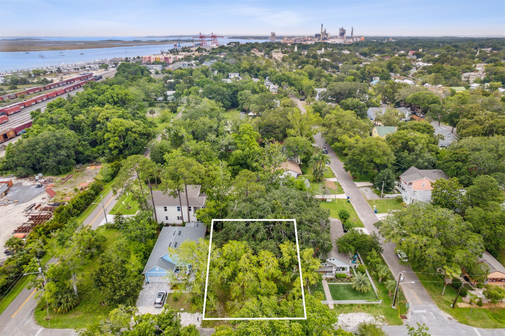 Photo 1 of 15 — 311 ELM Street, Fernandina Beach, FL 32034