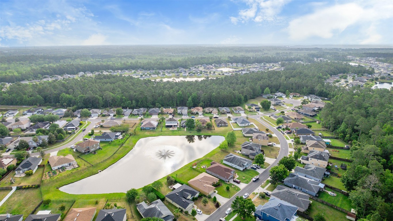 76384 Deerwood Drive, Yulee, Florida image 37