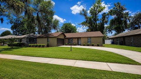 Homes For Sale - 1485 N Dolphin Street<br/> Orange Park, FL 32073