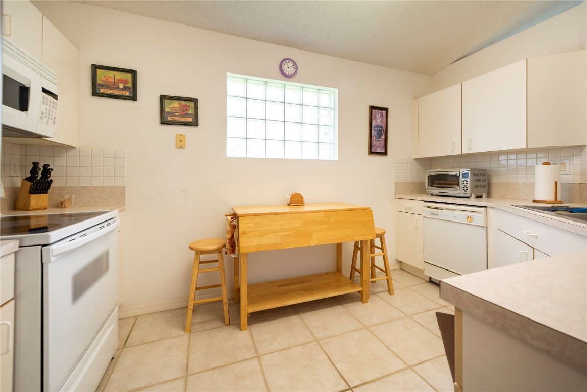 4116 Sapphire Terrace, Weston, New Mexico image 9