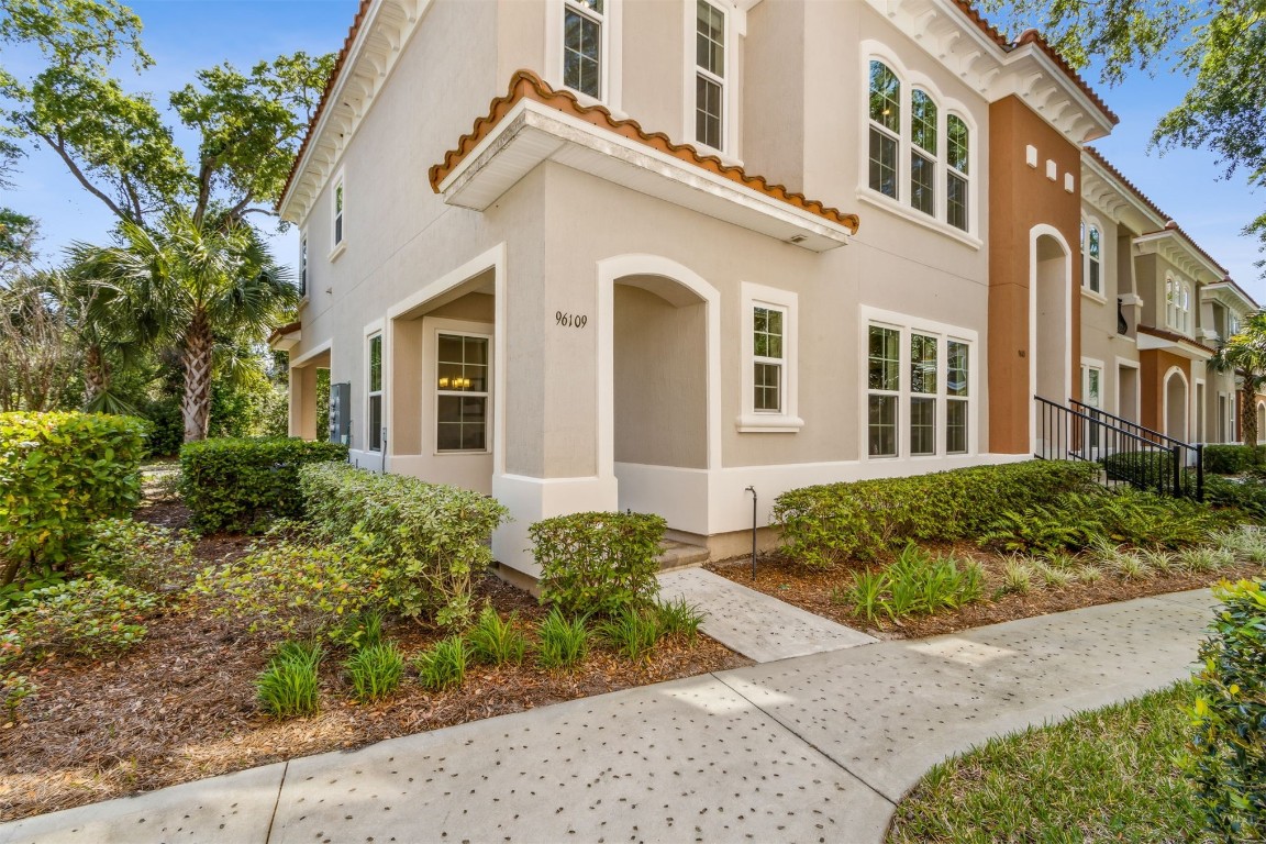 96109 Hanging Moss Drive, Fernandina Beach, Florida image 1