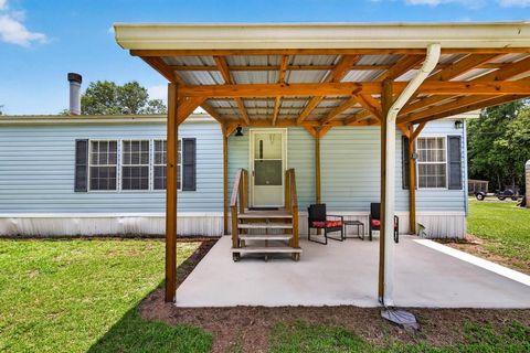 Mobile Home For Sale - 2567 Ruby Drive<br/> Hilliard, FL 32046