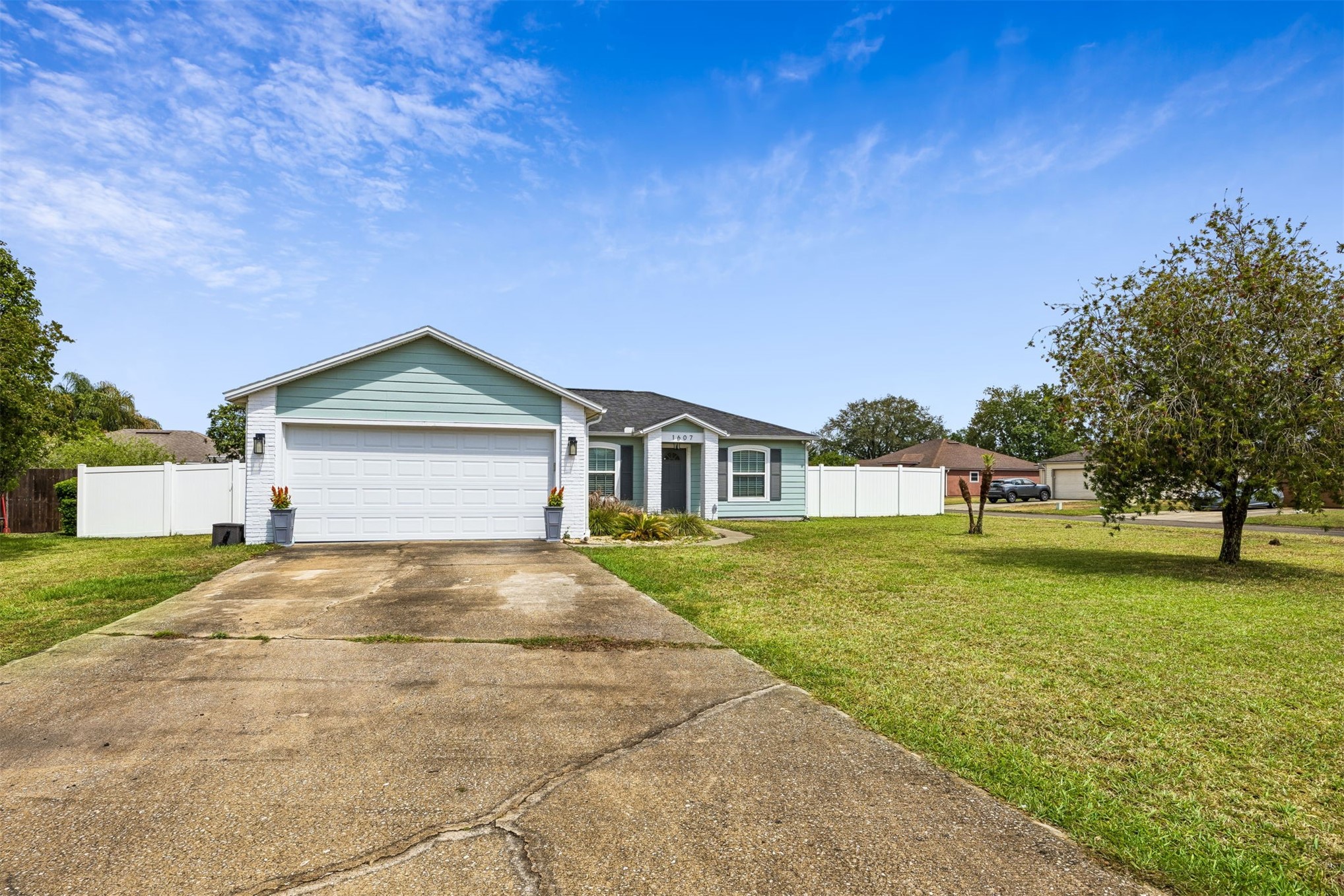 Picture for the property 115929, 3 beds, 2 baths