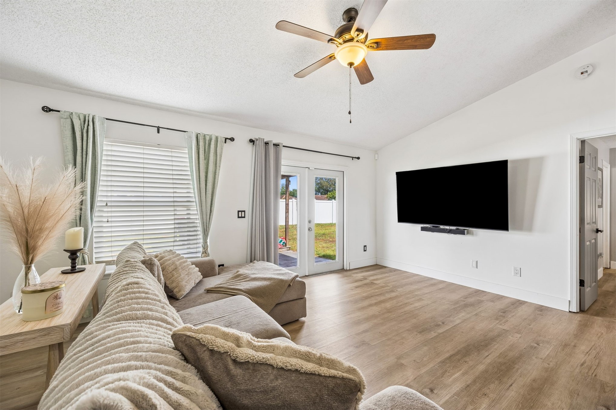 Picture for the property 115929, 3 beds, 2 baths