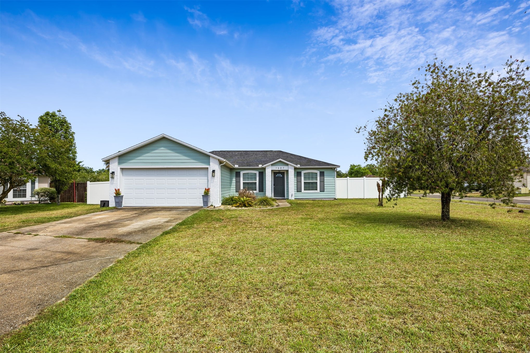 Picture for the property 115929, 3 beds, 2 baths