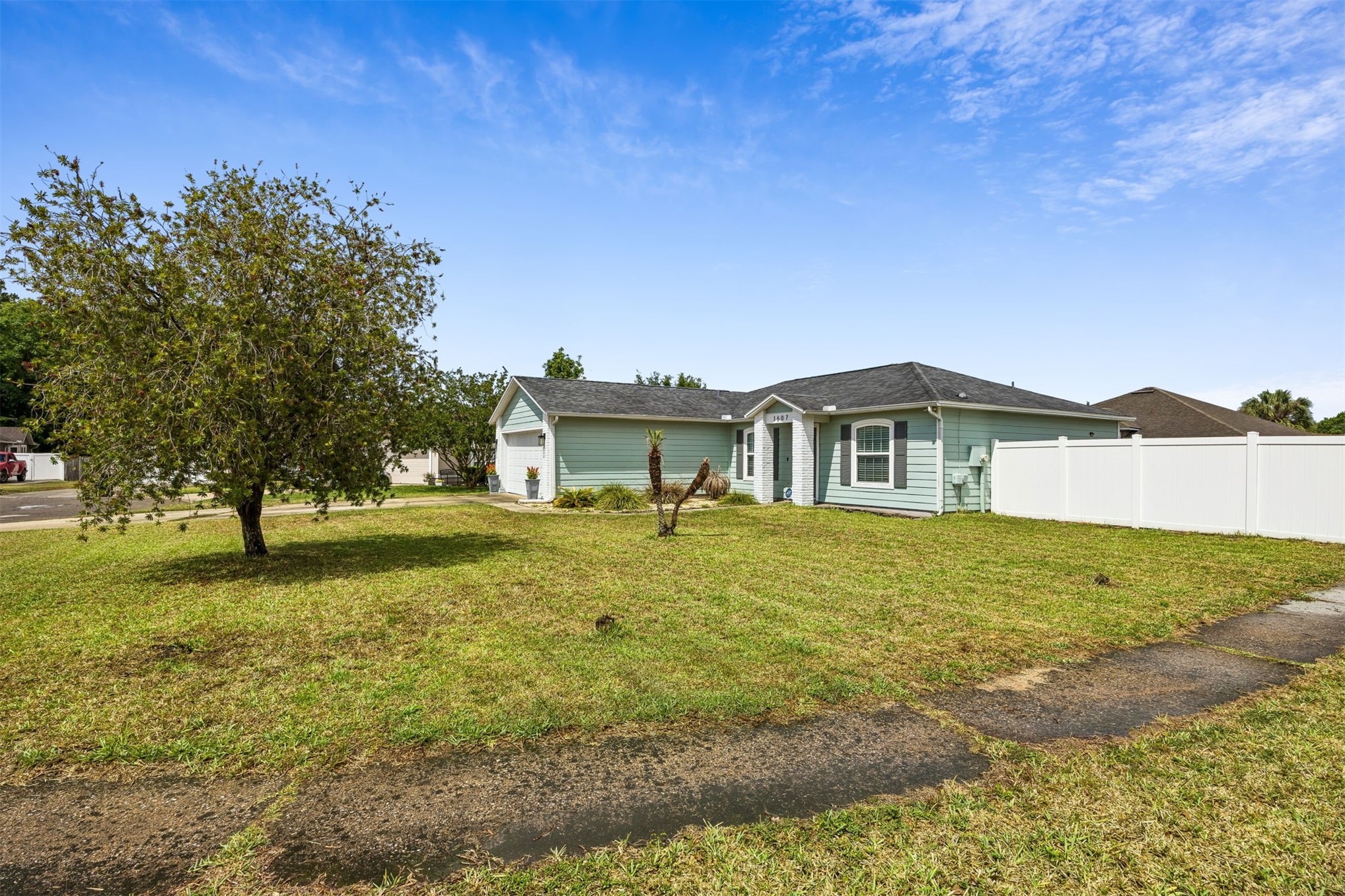 Picture for the property 115929, 3 beds, 2 baths