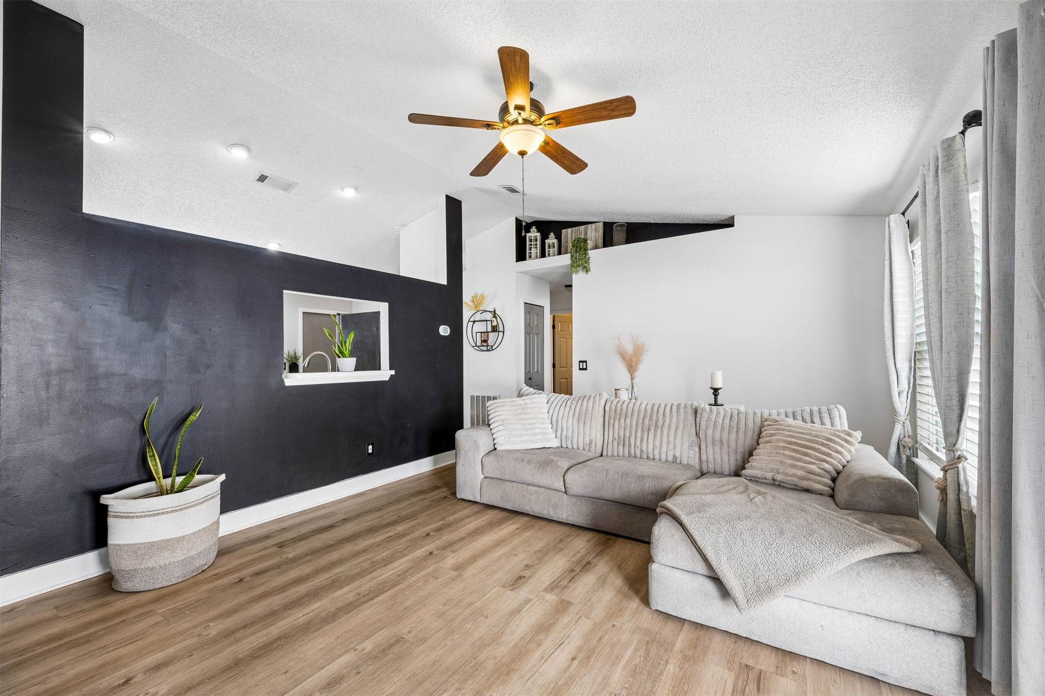 Picture for the property 115929, 3 beds, 2 baths
