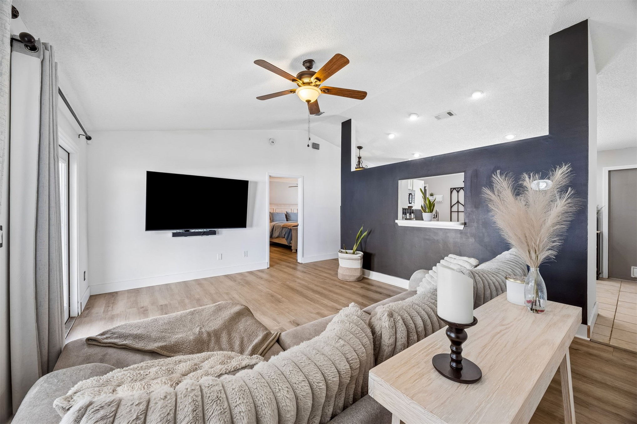 Picture for the property 115929, 3 beds, 2 baths