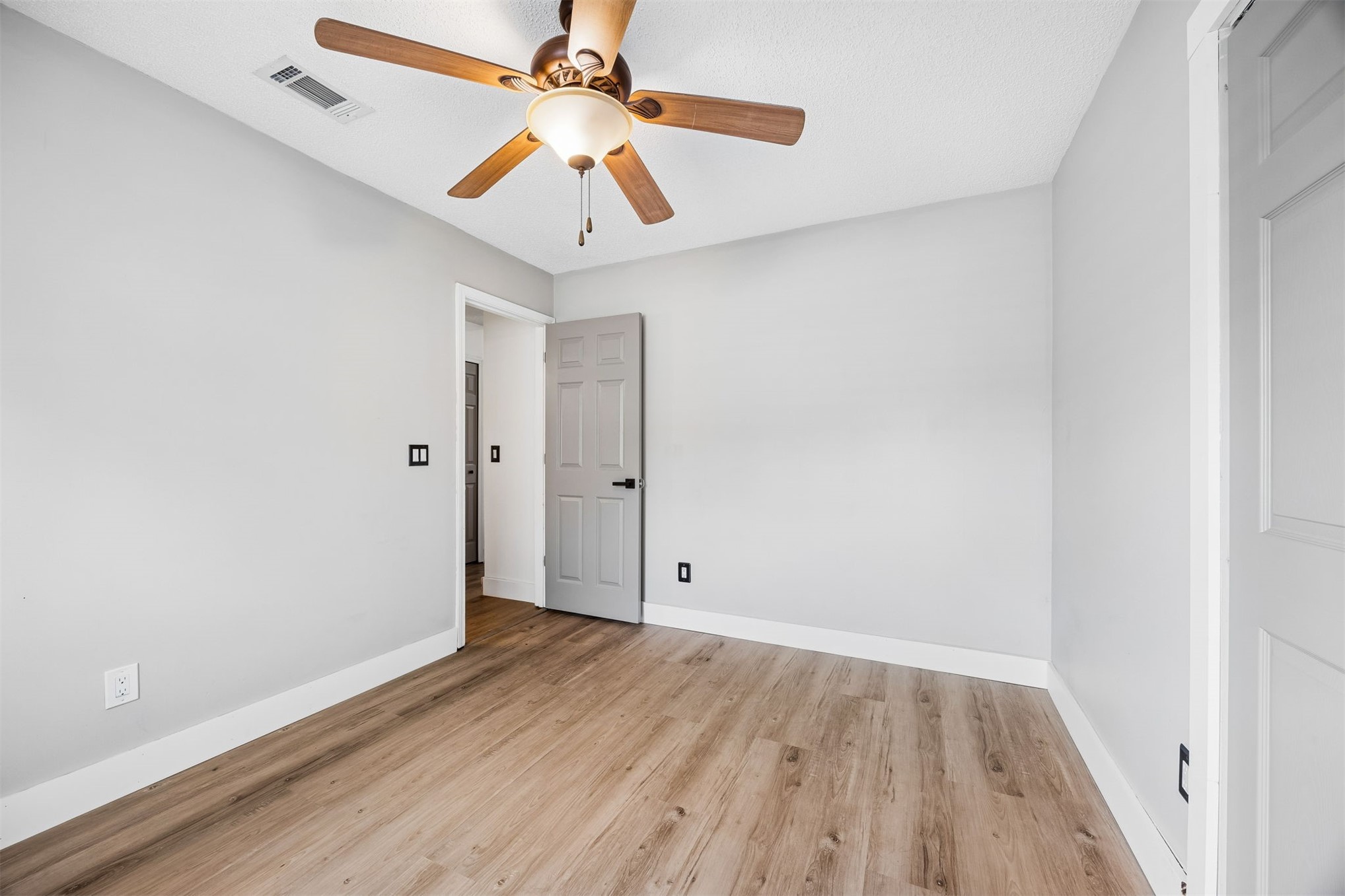 Picture for the property 115929, 3 beds, 2 baths