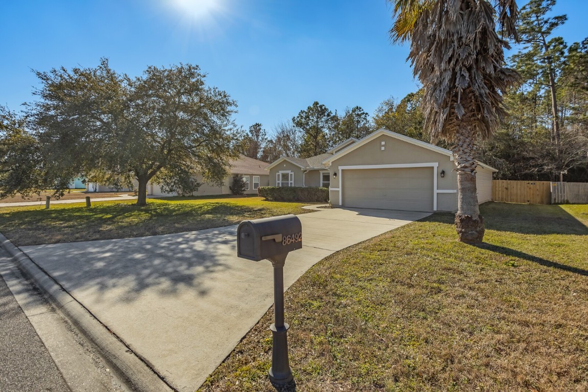 86492 Cartesian Pointe Drive, Yulee, Florida image 1