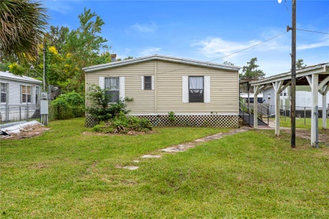 Mobile Home For Sale - 125 Pine Street<br/> Satsuma, FL 32189