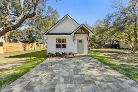 Homes For Sale - 520 Division Street<br/> Fernandina Beach, FL 32034